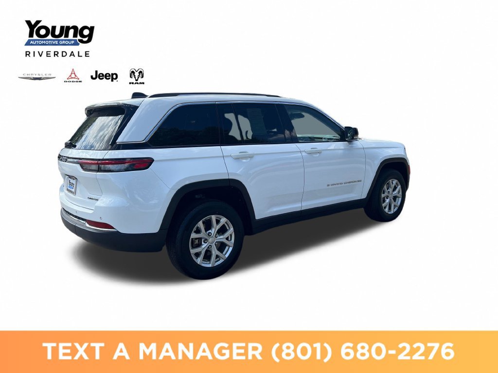 Used 2023 Jeep Grand Cherokee Limited w/ Trailer Tow Prep Group (B) AWD/4WD image 5