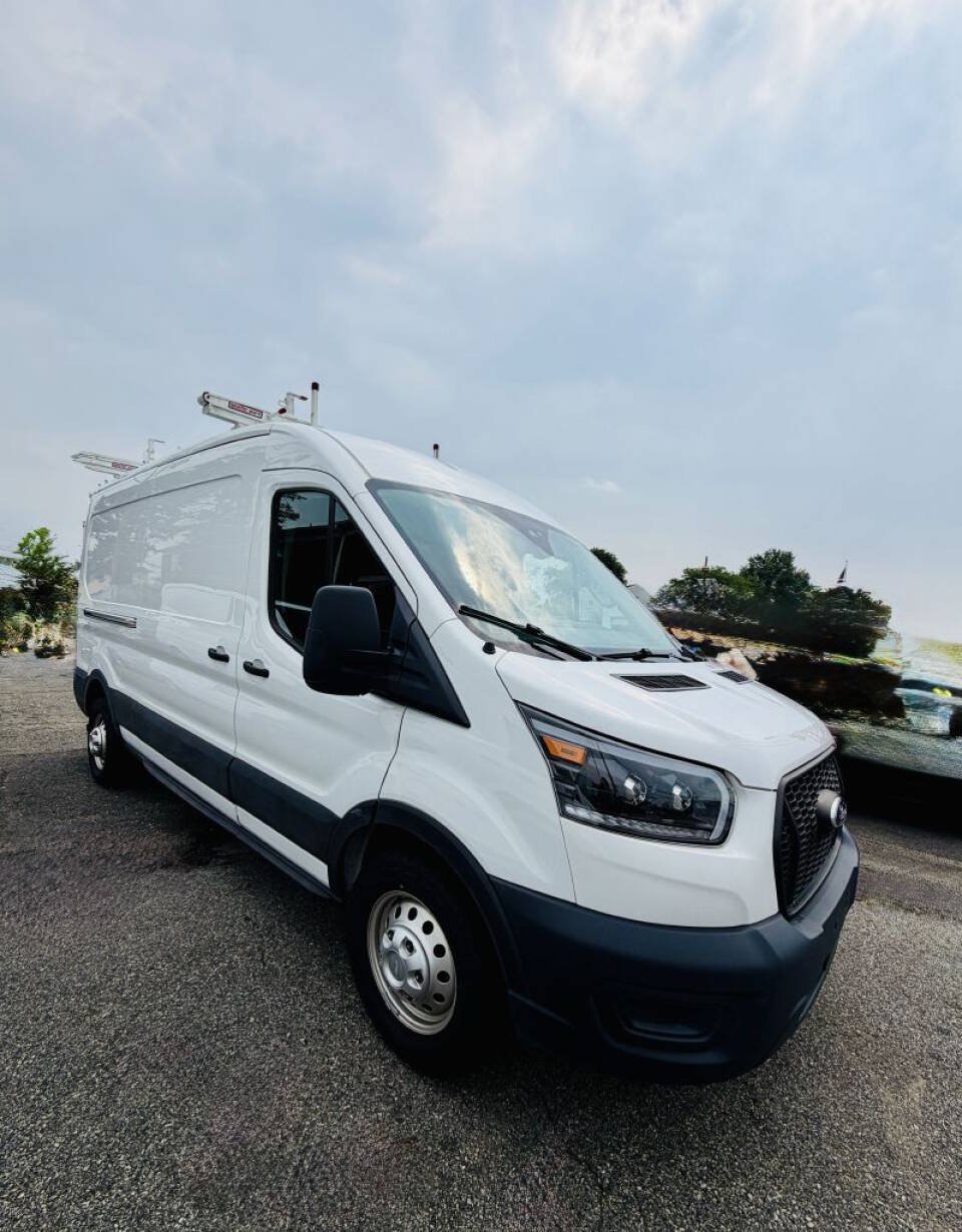 Used 2023 Ford Transit 250 Medium Roof AWD w/ Load Area Protection Package image 5
