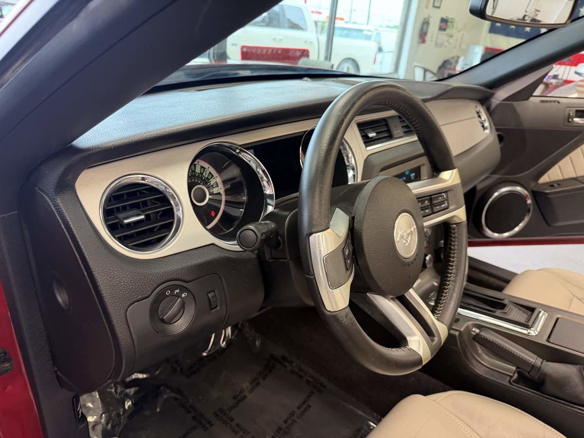 Used 2013 Ford Mustang Premium RWD image 16