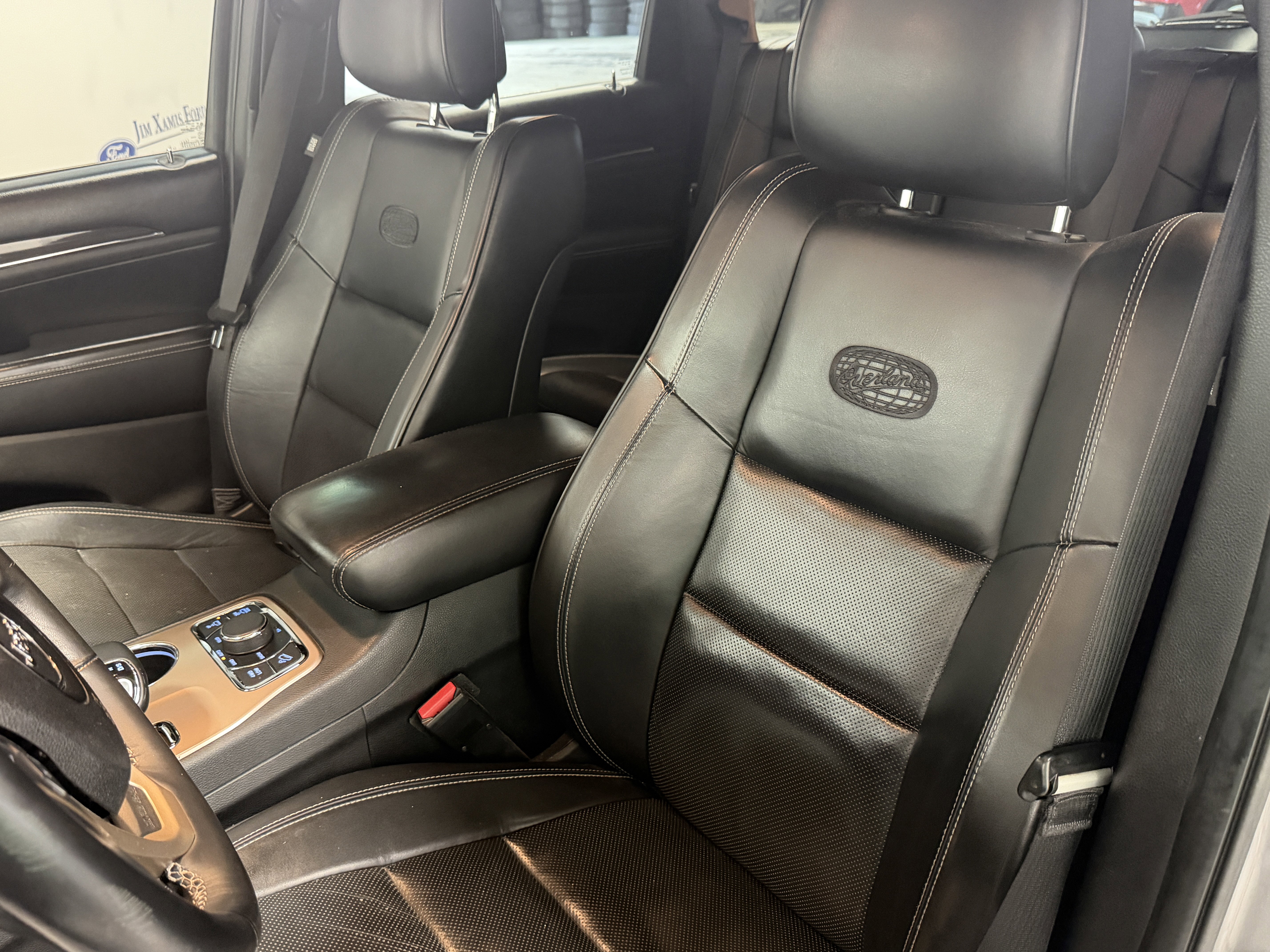 Used 2015 Jeep Grand Cherokee Overland AWD/4WD image 21