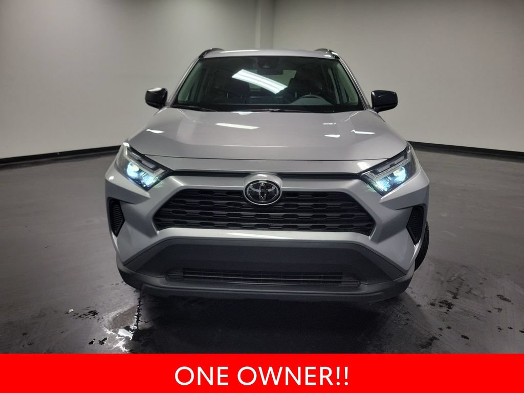 Used 2025 Toyota RAV4 LE AWD/4WD image 3
