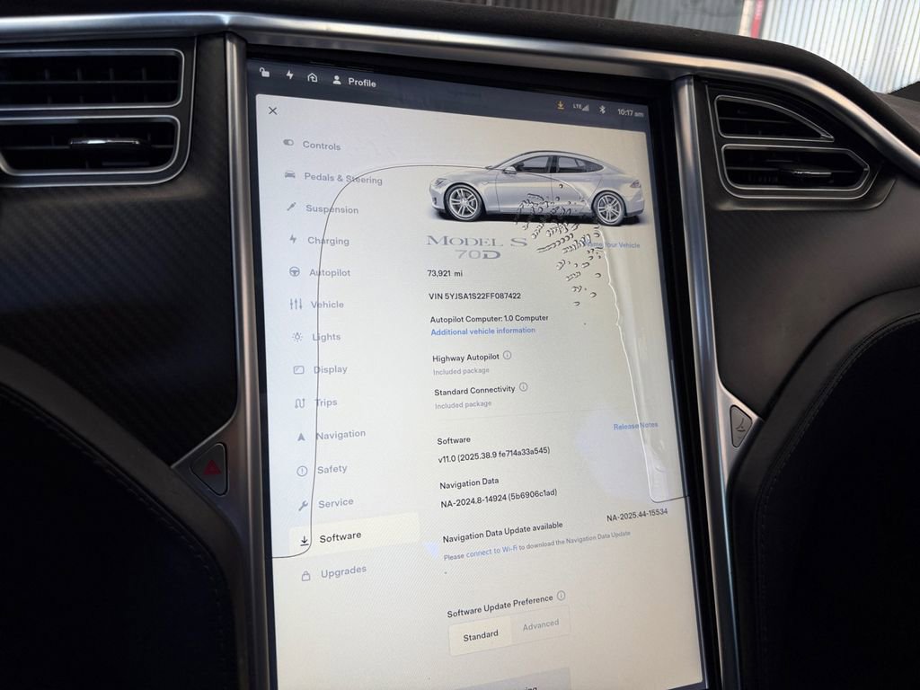 Used 2015 Tesla Model S 70D image 22
