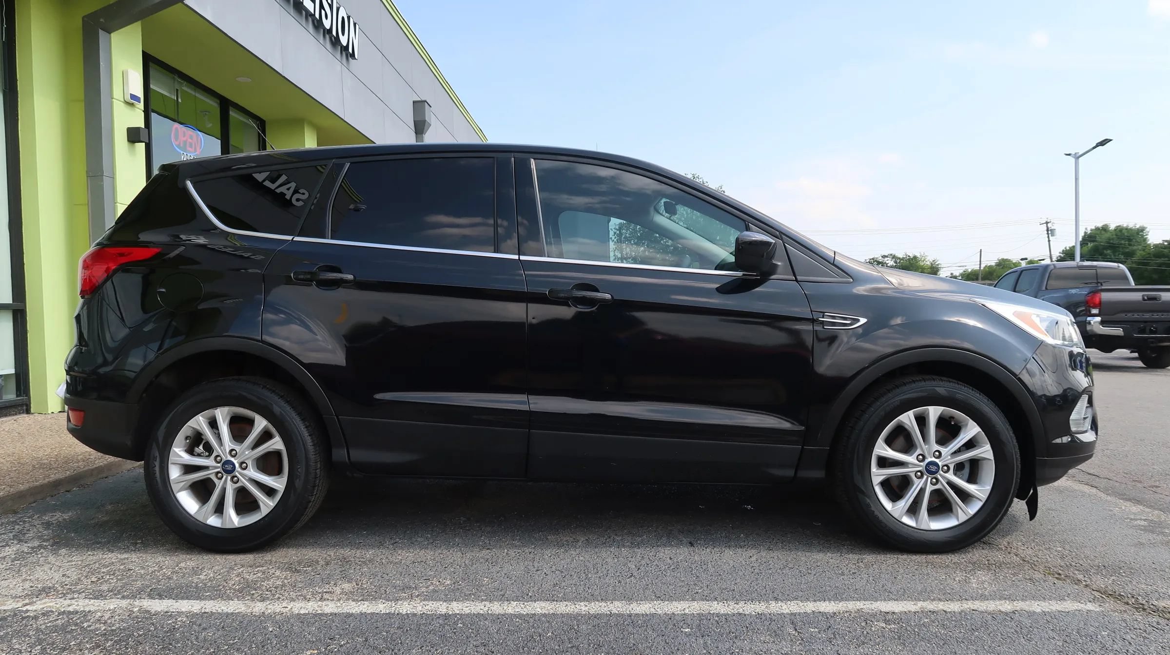 Used 2019 Ford Escape SE FWD image 8