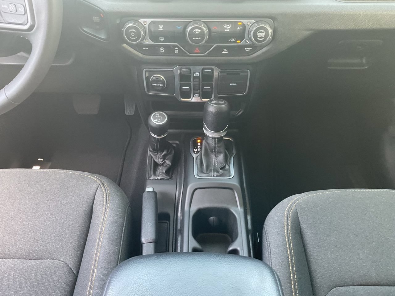 Used 2025 Jeep Wrangler Unlimited Sport AWD/4WD image 11