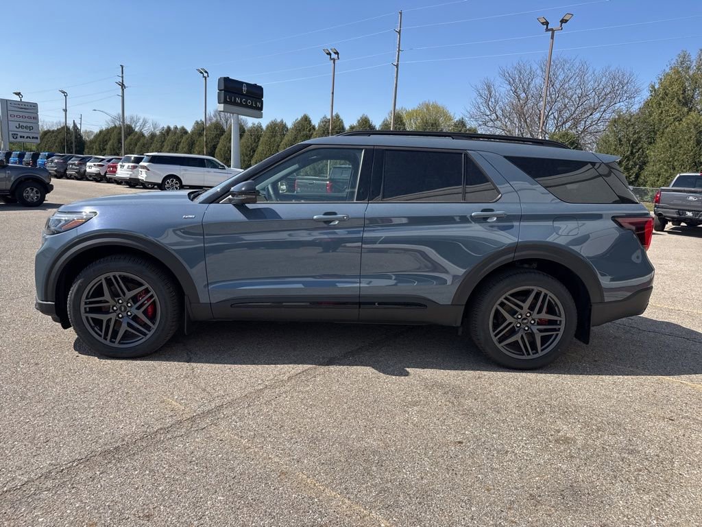 New 2026 Ford Explorer ST-Line w/ ST-Line Street Pack AWD/4WD image 4