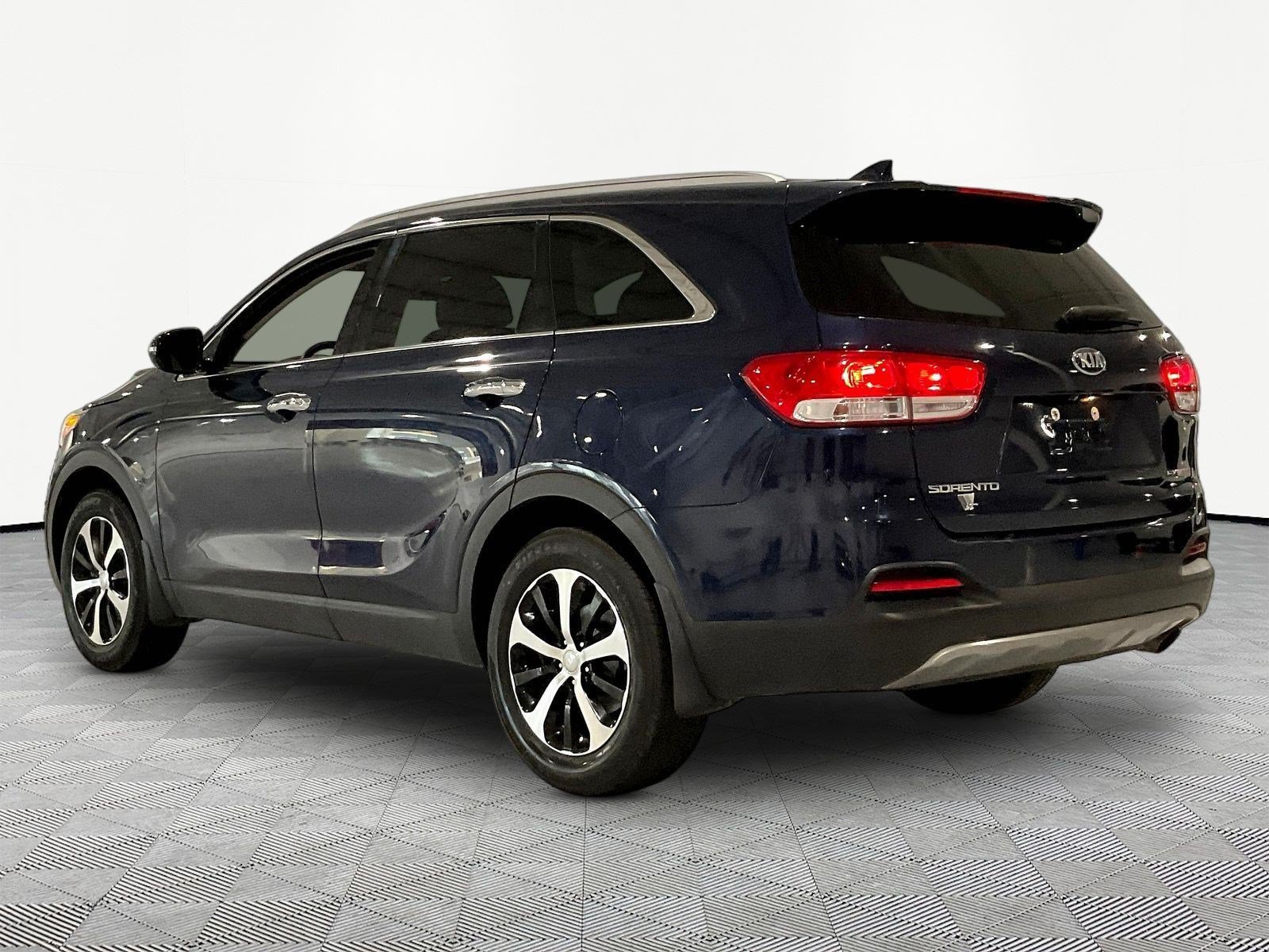 Used 2018 Kia Sorento EX FWD image 4