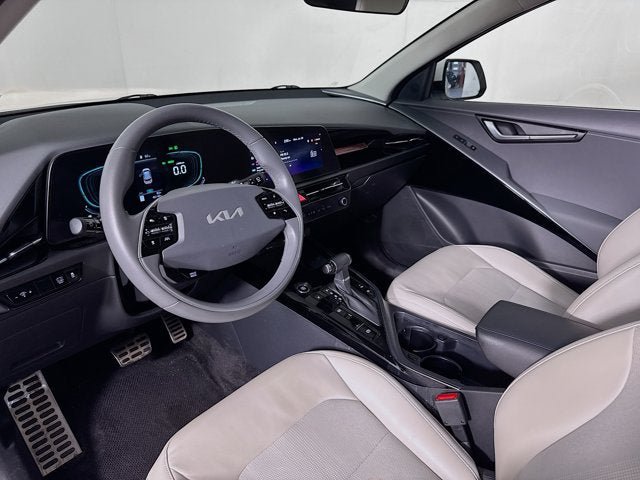 Certified 2023 Kia Niro EX Touring FWD image 9