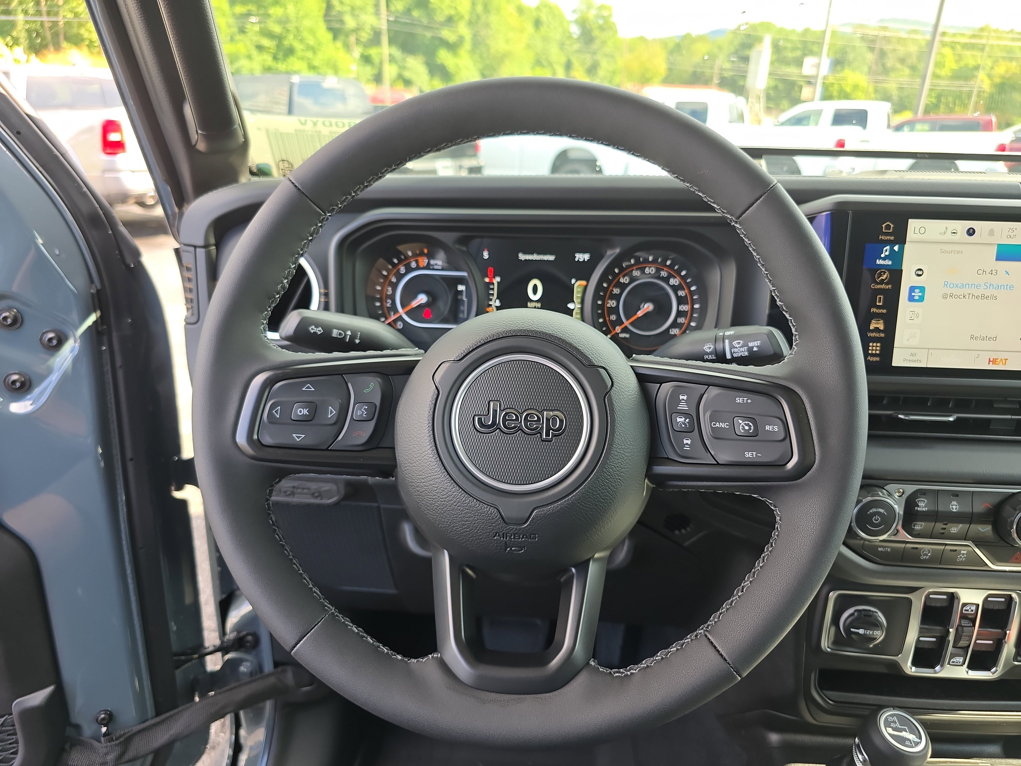 New 2025 Jeep Gladiator Sport w/ Premium Package image 21