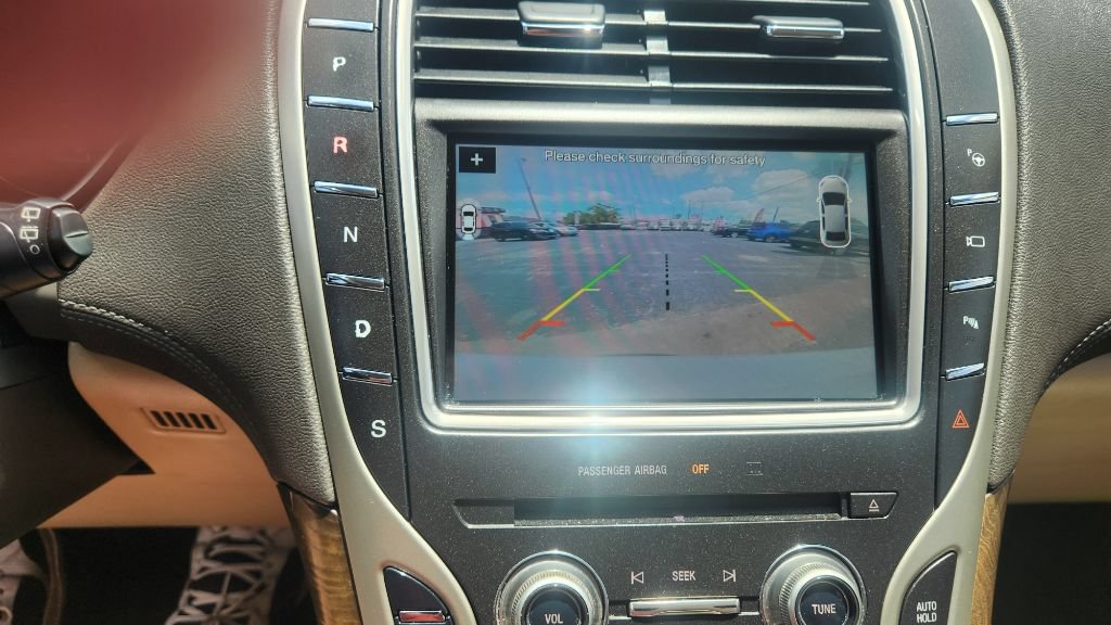 Used 2016 Lincoln MKX Reserve w/ Technology Package FWD image 23
