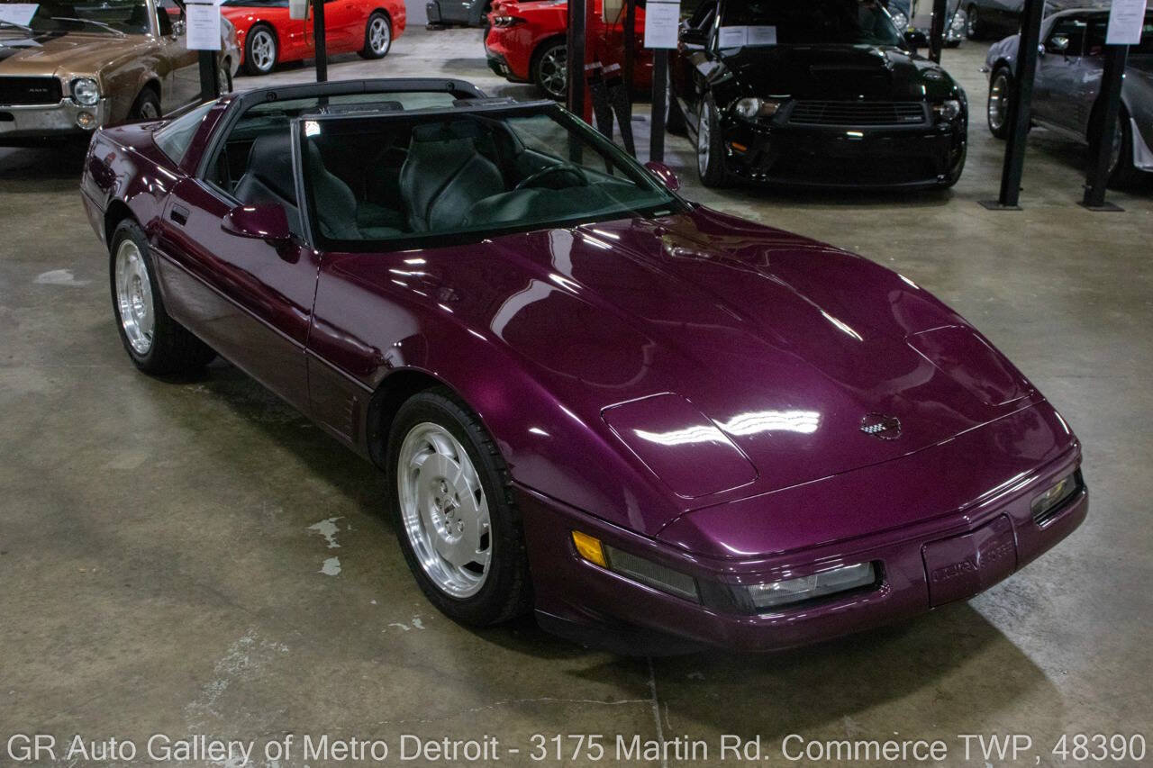 Used 1995 Chevrolet Corvette Coupe RWD image 10