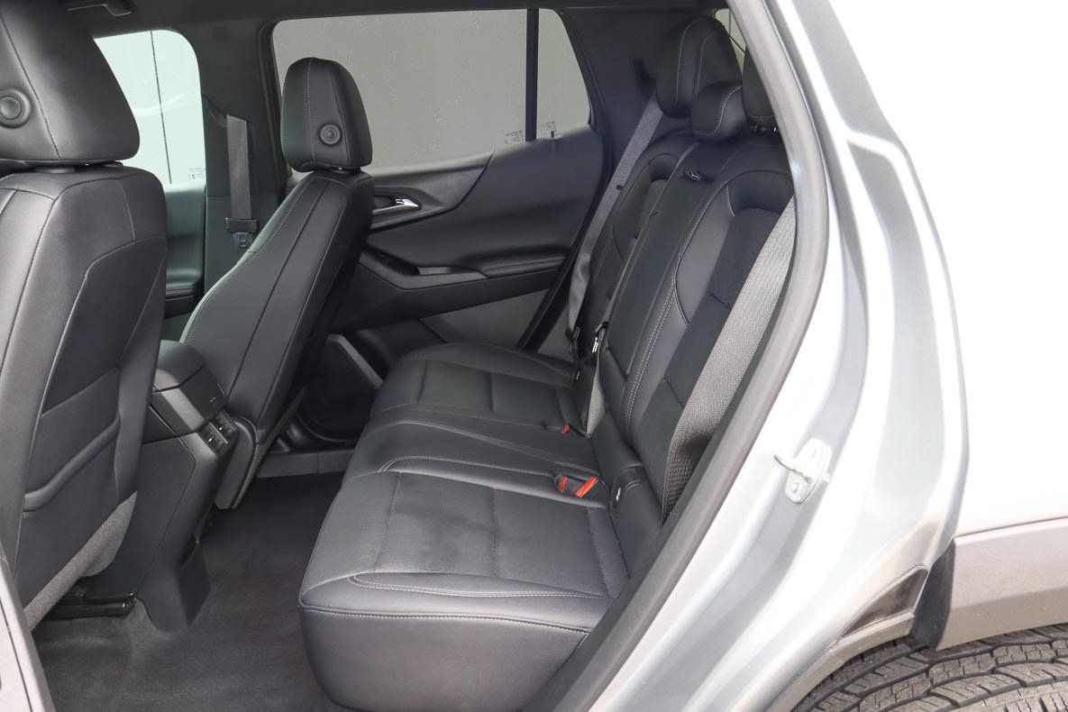 Used 2025 Chevrolet Equinox LT w/ Convenience Package II FWD image 8