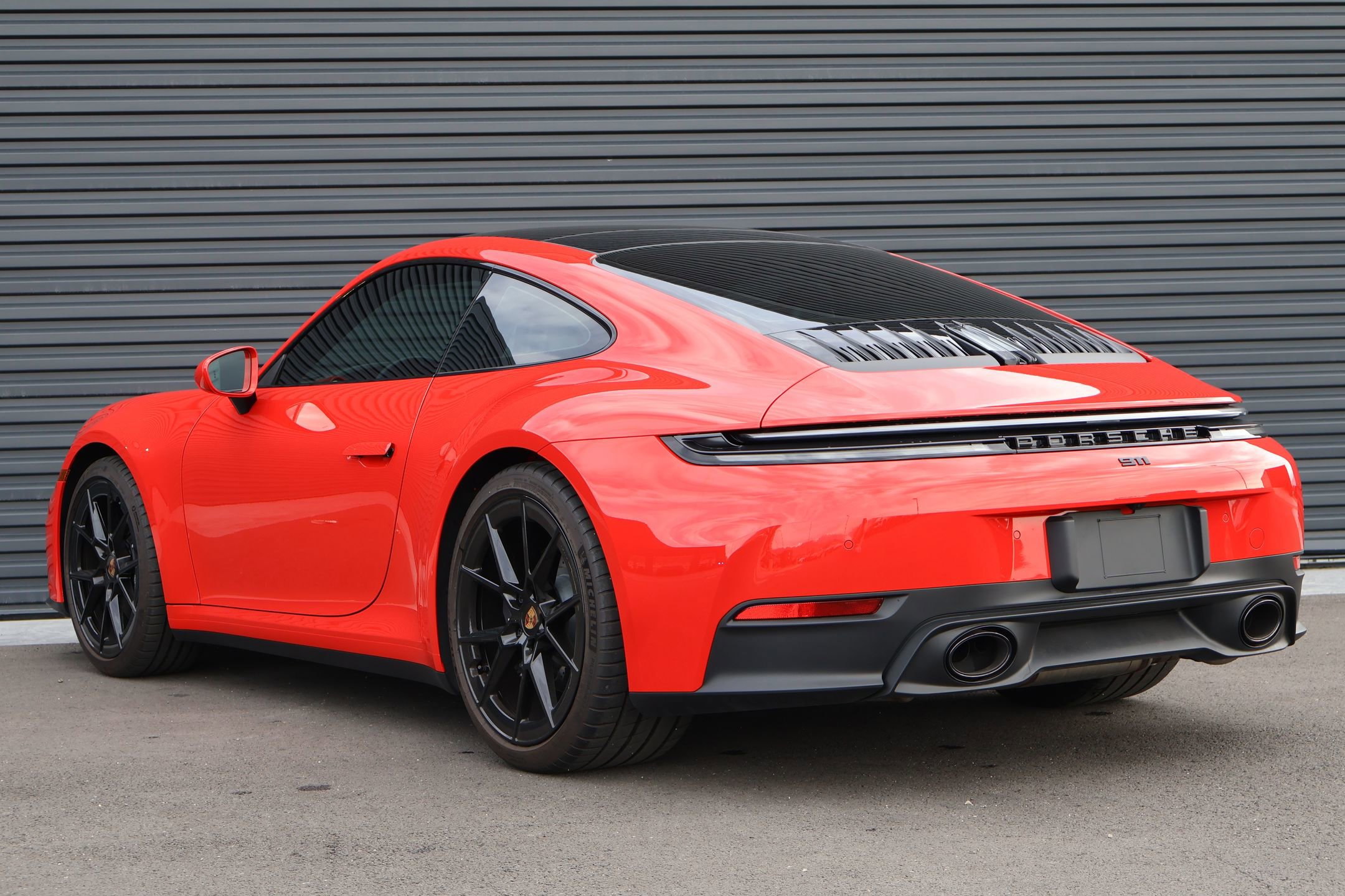 Used 2025 Porsche 911 Carrera image 3