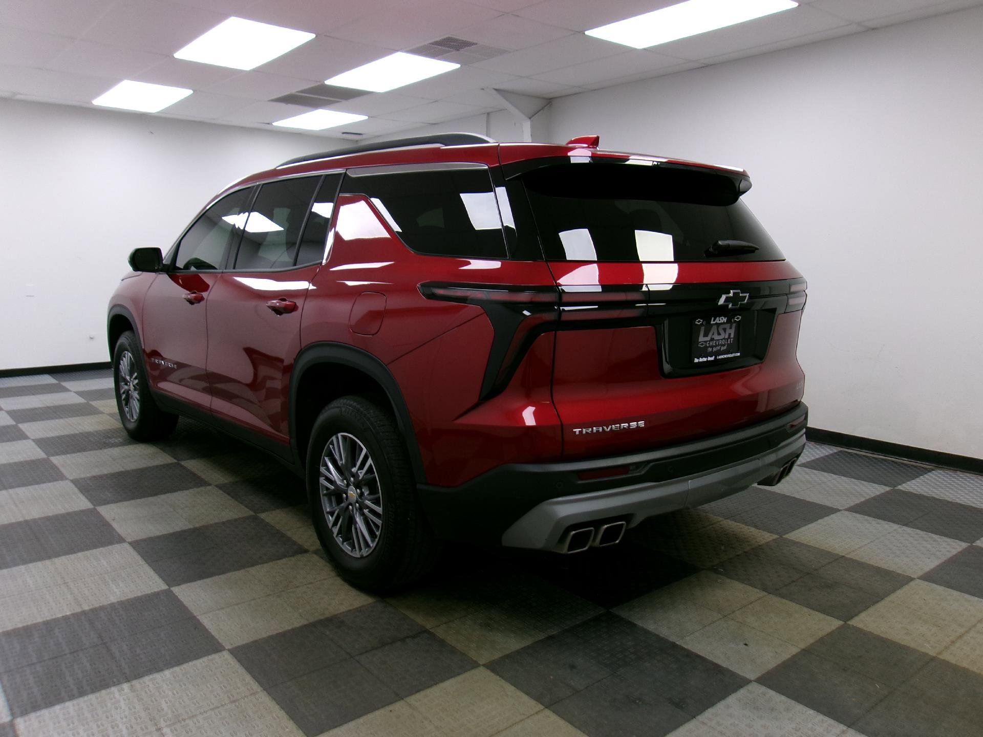 Certified 2025 Chevrolet Traverse LT w/ Driver Confidence Package image 2