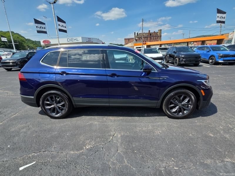 Used 2022 Volkswagen Tiguan SE w/ Panoramic Sunroof Package AWD/4WD image 8