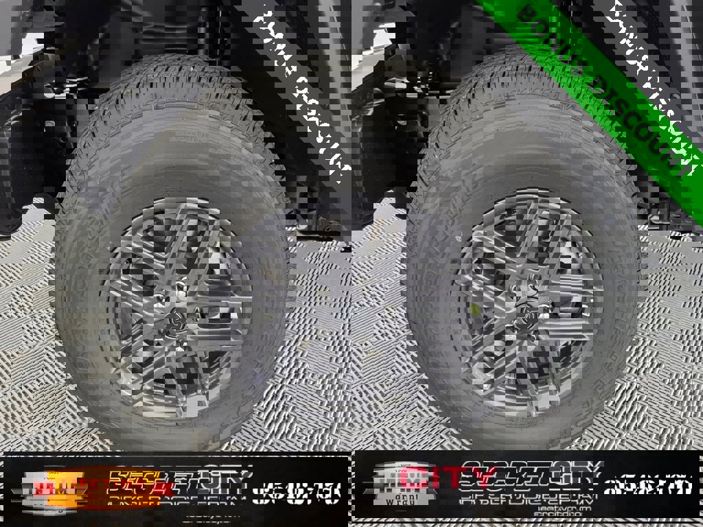 New 2025 Jeep Gladiator Sport image 9