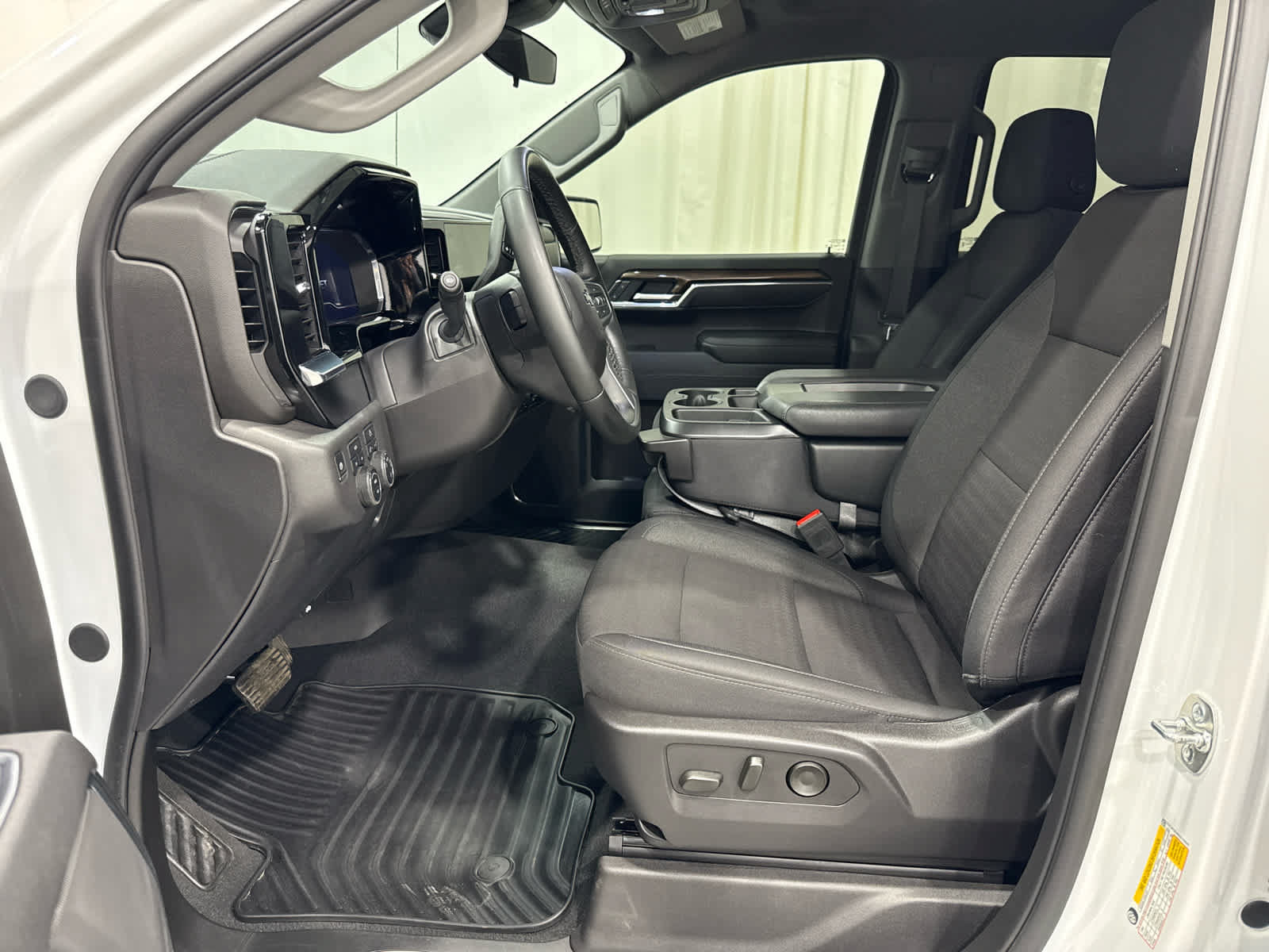 Certified 2025 Chevrolet Silverado 1500 LT w/ All Star Edition Plus AWD/4WD image 6