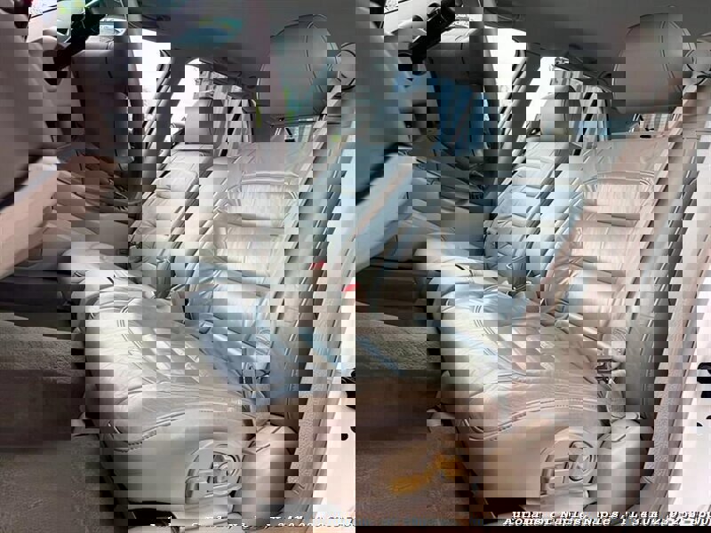 Used 2001 Cadillac De Ville w/ Comfort/Convenience Pkg image 19