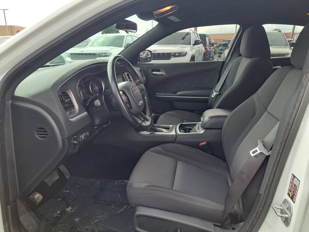 Used 2020 Dodge Charger SXT RWD image 9
