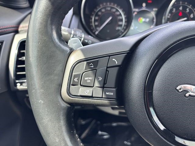 Used 2017 Jaguar F-TYPE R image 27