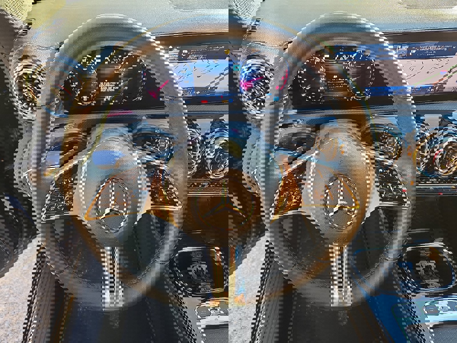 Used 2025 Mercedes-Benz CLA 250 4MATIC image 21