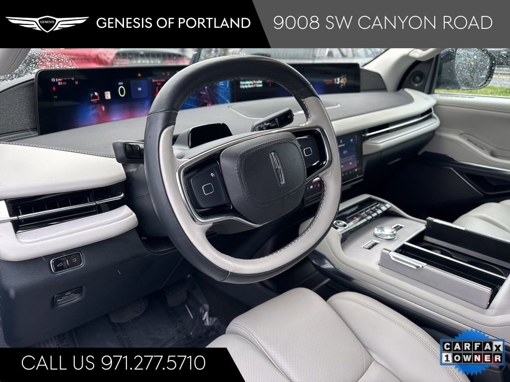 Used 2025 Lincoln Navigator L Reserve AWD/4WD image 22