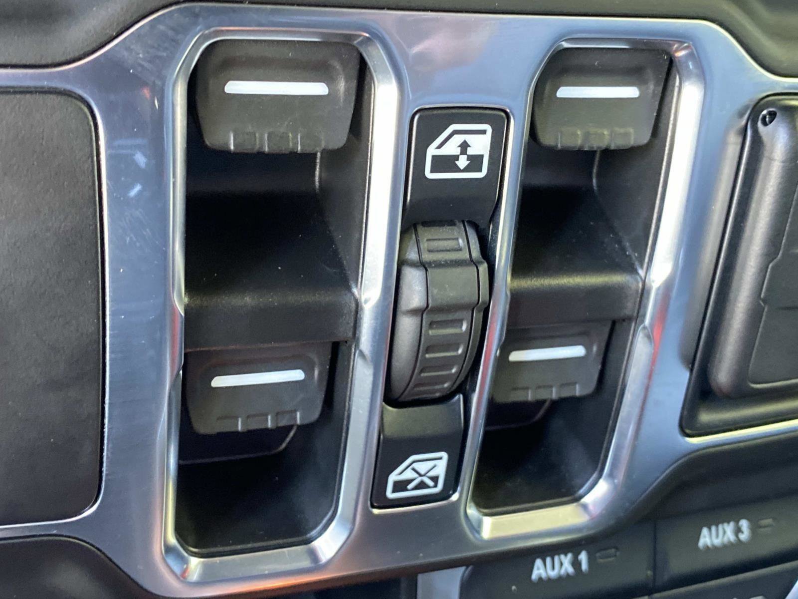 Used 2023 Jeep Wrangler Sahara w/ Cold Weather Group image 33