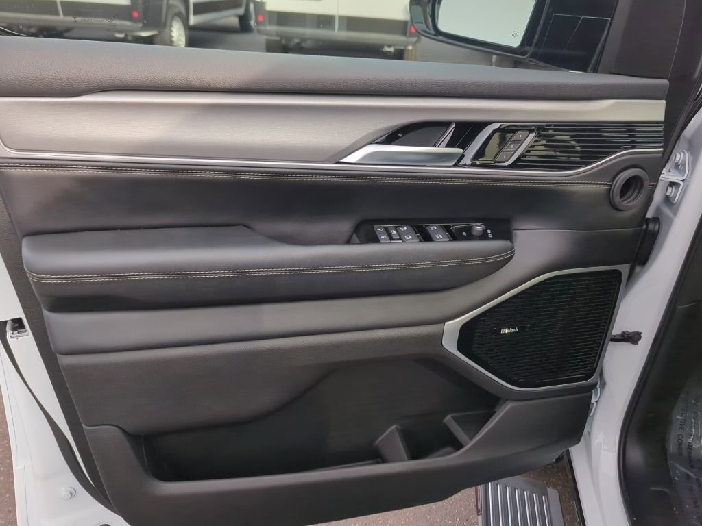 New 2026 Jeep Grand Wagoneer L Limited AWD/4WD image 45