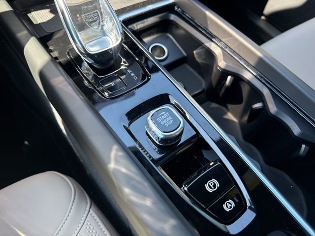New 2026 Volvo XC60 B5 Plus w/ Protection Package Premier image 25