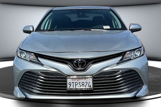Used 2019 Toyota Camry LE image 2