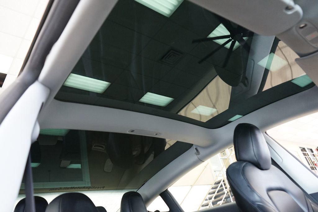 Used 2018 Tesla Model 3 Long Range image 9