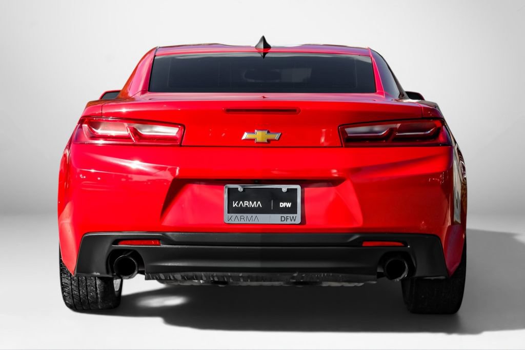 Used 2018 Chevrolet Camaro LT RWD image 6