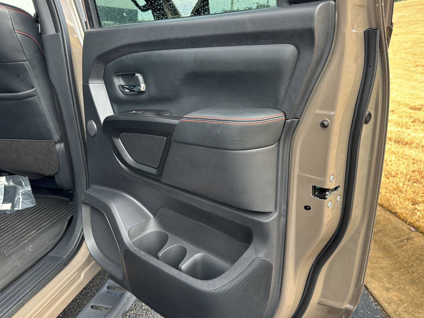 Used 2023 Nissan Titan PRO-4X w/ Pro-4x Convenience Package image 13