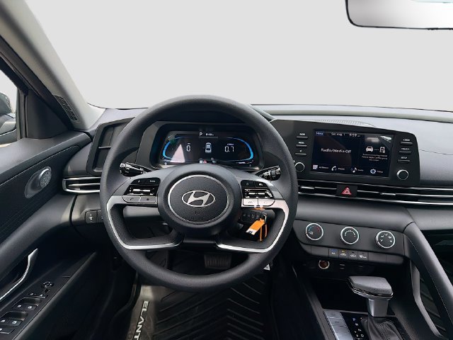 New 2026 Hyundai Elantra SE FWD image 21