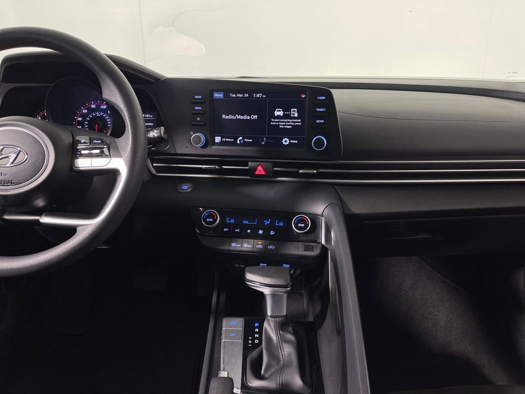 Used 2023 Hyundai Elantra SEL FWD image 15