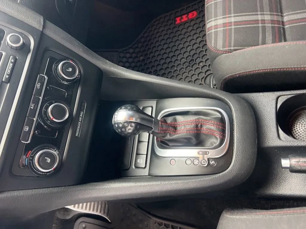 Used 2014 Volkswagen GTI Wolfsburg Edition image 34