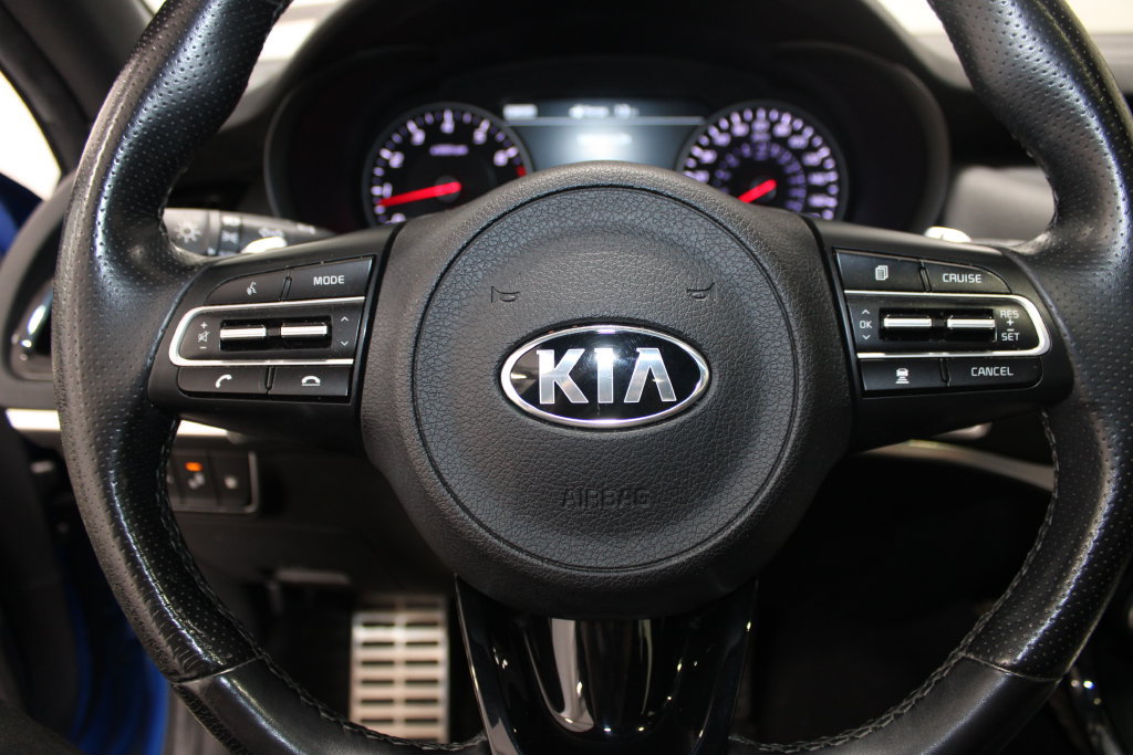 Used 2020 Kia Stinger GT1 RWD image 27
