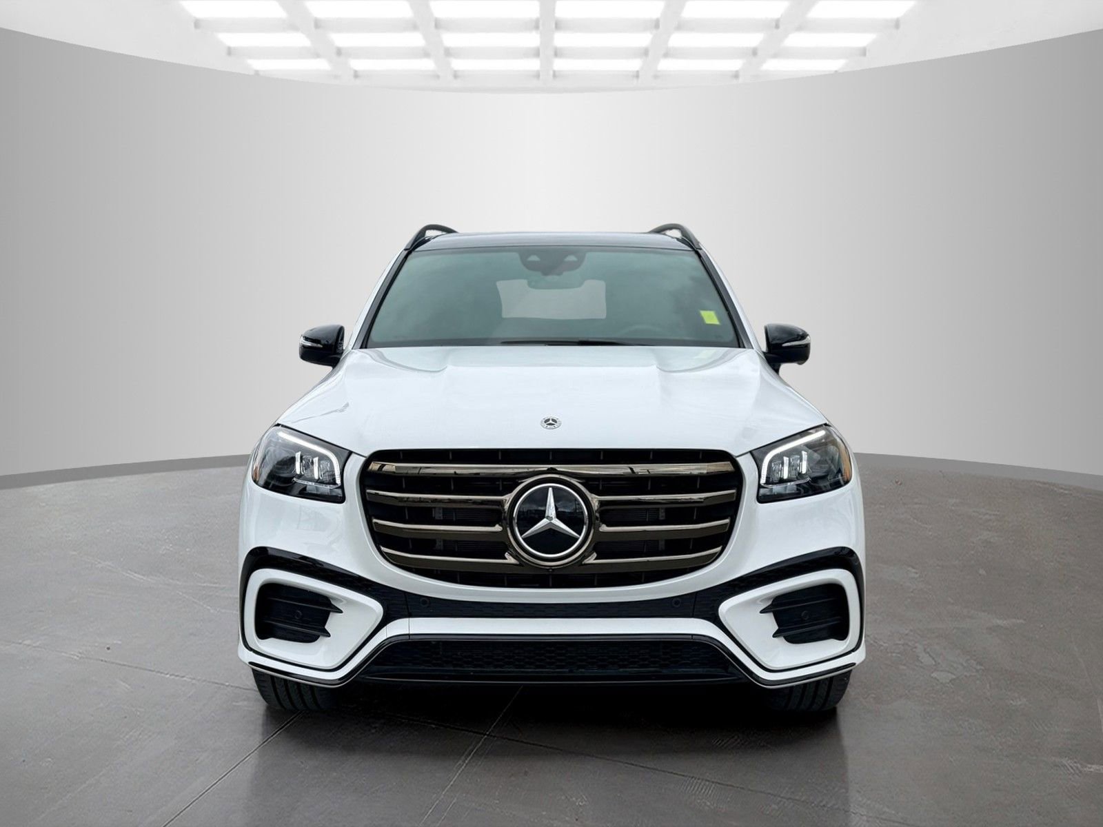 Used 2026 Mercedes-Benz GLS 580 4MATIC image 2