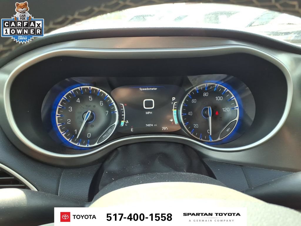Used 2024 Chrysler Pacifica Touring-L FWD image 19