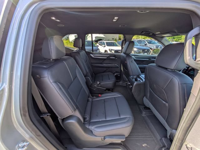Used 2025 GMC Acadia Elevation w/ Elevation Premium Package FWD image 35