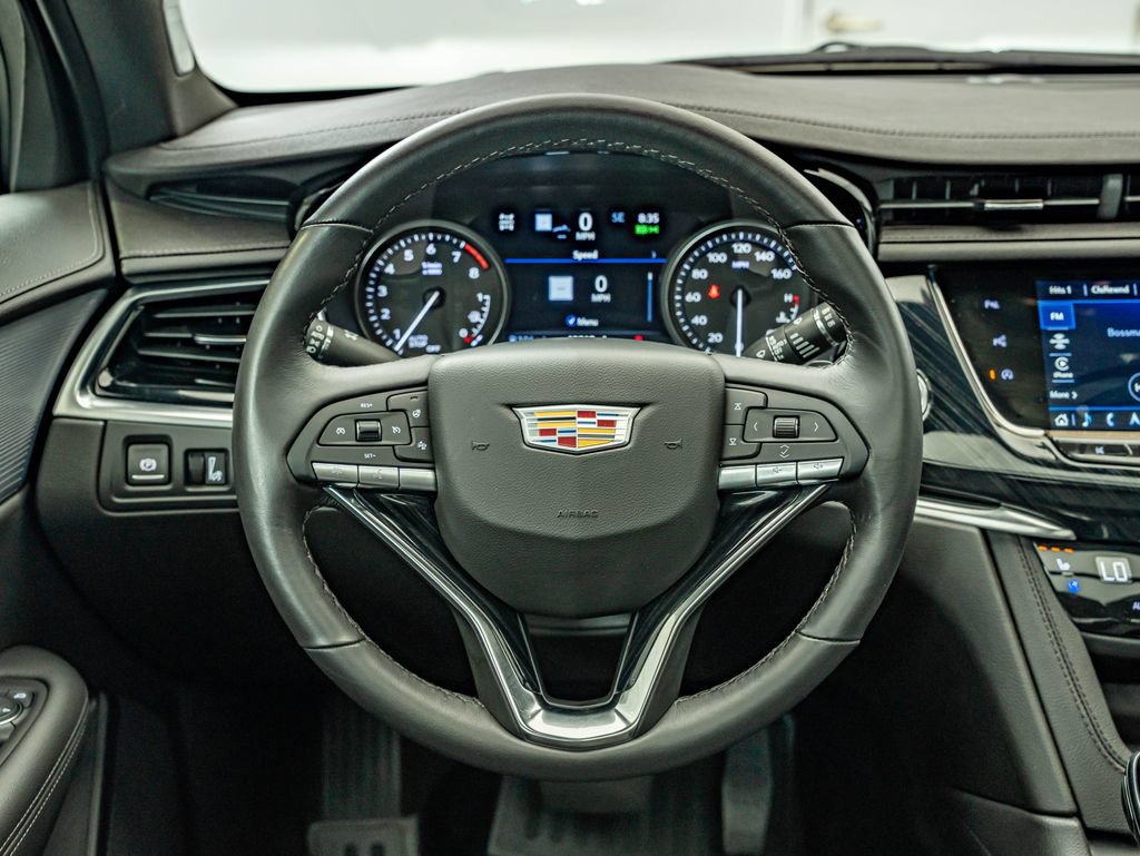 Used 2025 Cadillac XT6 Premium Luxury w/ Technology Package AWD/4WD image 23
