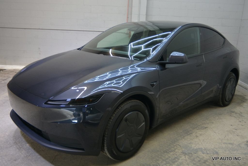 Used 2026 Tesla Model Y 2WD image 3
