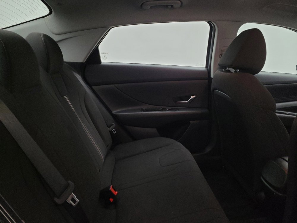 Used 2023 Hyundai Elantra SEL FWD image 19