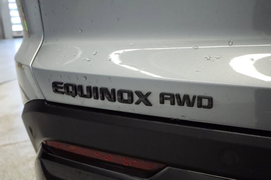 Used 2025 Chevrolet Equinox RS w/ Convenience Package III image 21