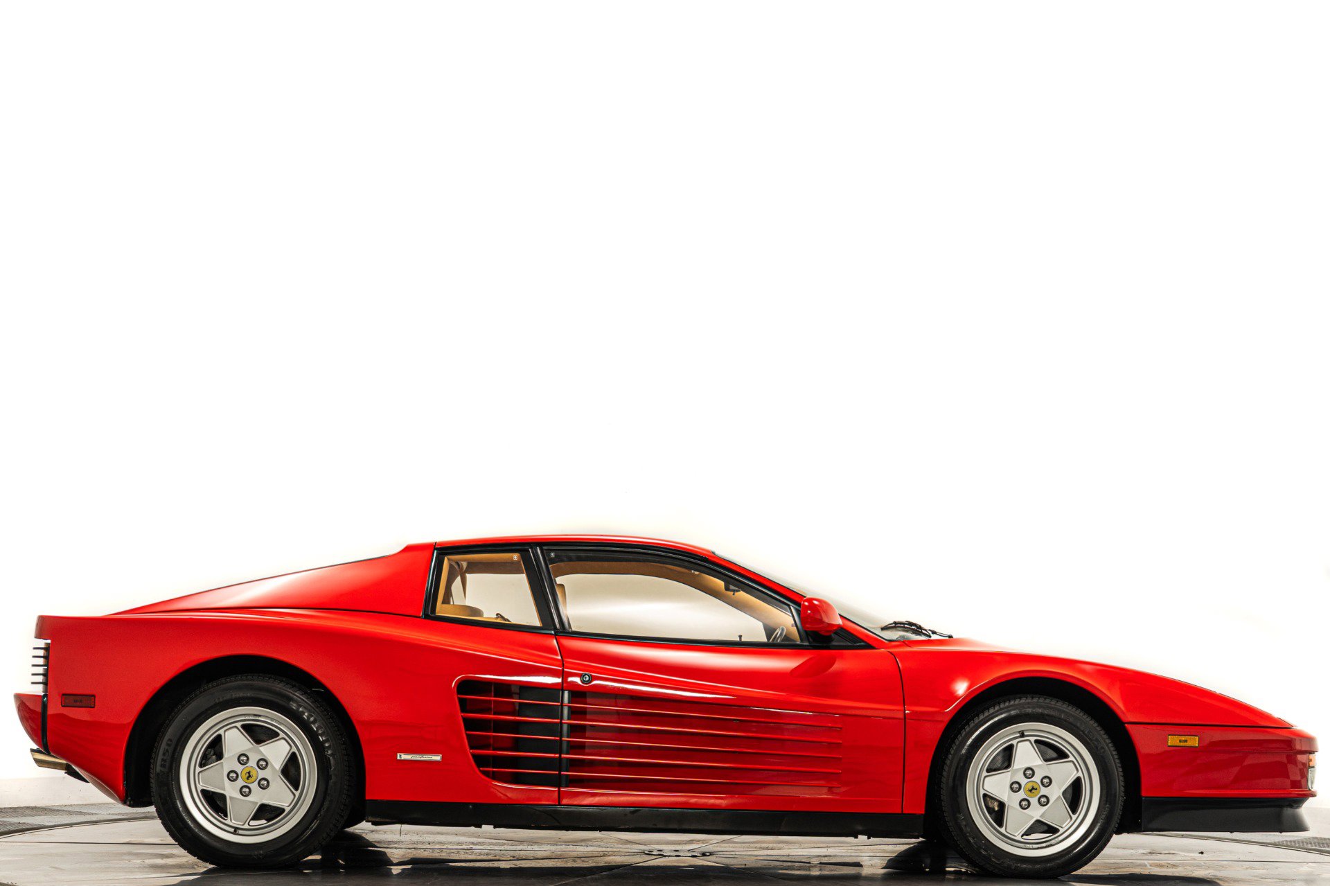 Used 1988 Ferrari Testarossa image 2