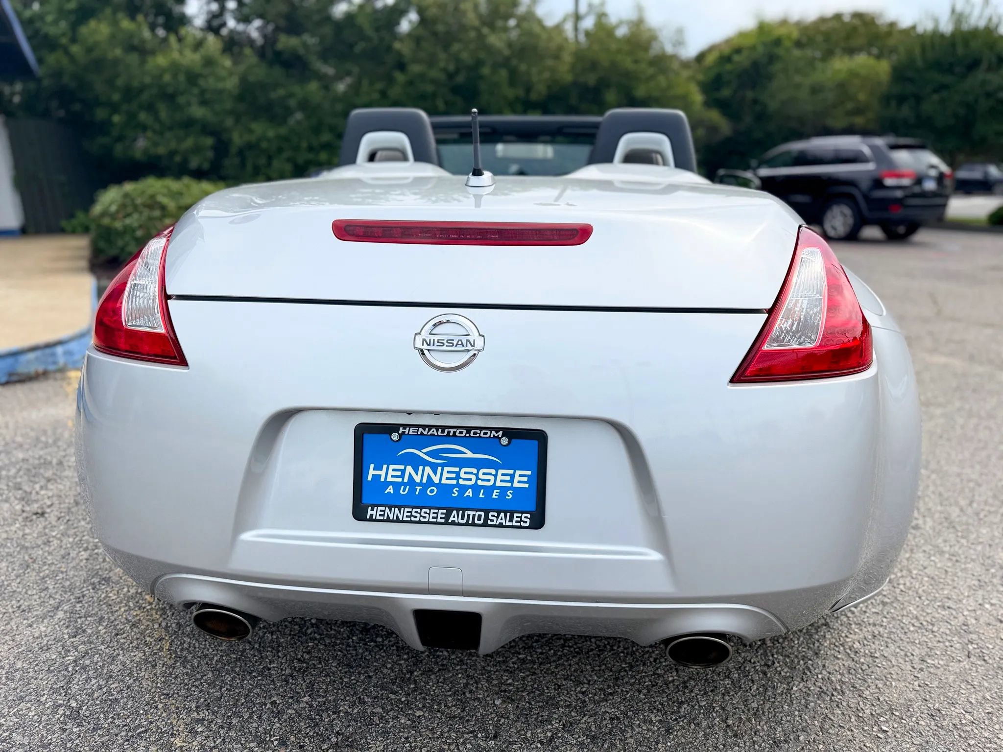 Used 2010 Nissan 370Z Touring w/ Sport Pkg RWD image 14