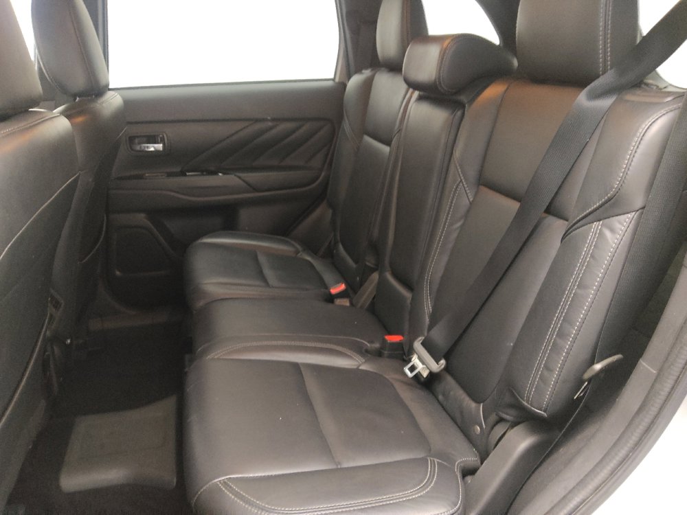 Used 2022 Mitsubishi Outlander LE image 18