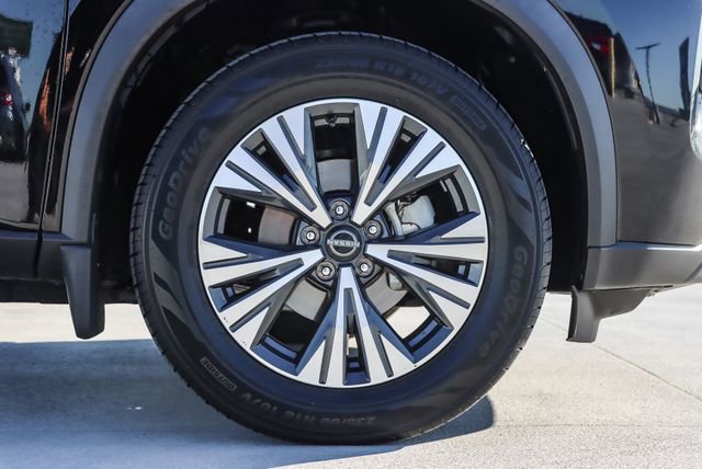 Used 2022 Nissan Rogue SV image 11