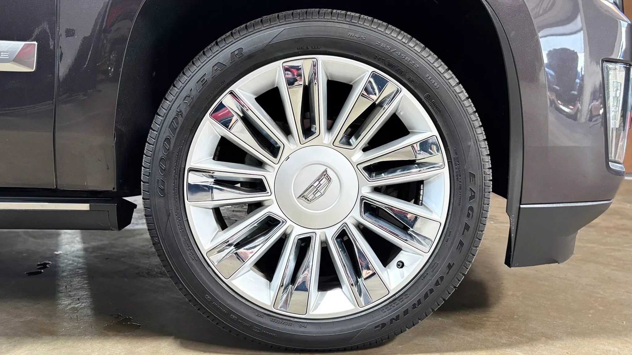 Used 2016 Cadillac Escalade ESV Platinum AWD/4WD image 9