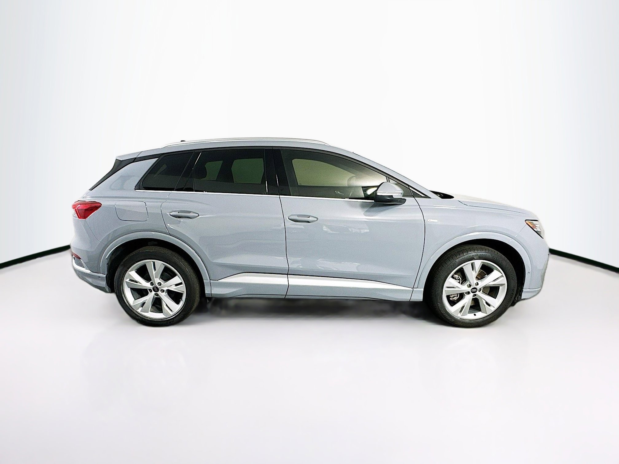 Used 2023 Audi Q4 e-tron Prestige w/ 20" Wheel Package AWD/4WD image 10