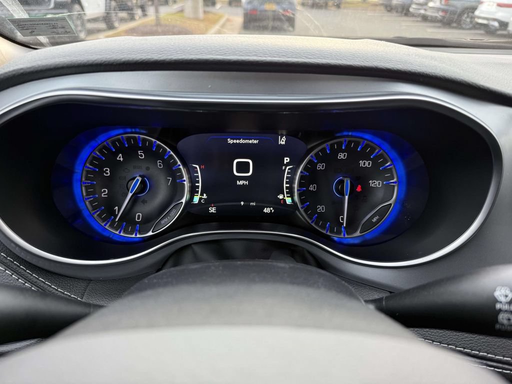 New 2026 Chrysler Pacifica Limited w/ Uconnect Theater Family Group AWD/4WD image 25